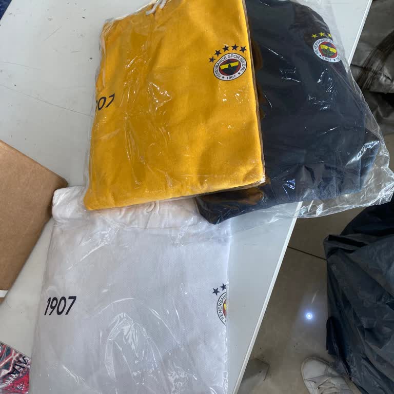 Uyguntarz'dan Alınan Sweatshirtlerin İadesi İçin 1300 TL Geri Ödeme Talebi