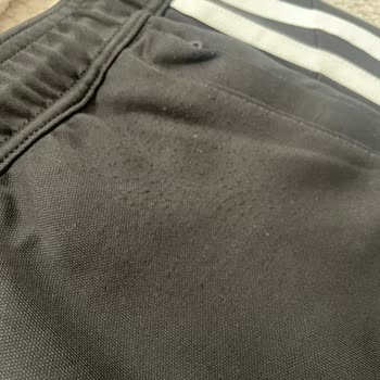 Adidas Eşofman Altında Hızlı Tüylenme Ve Çözüm Talebi