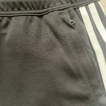 Adidas Eşofman Altında Hızlı Tüylenme Ve Çözüm Talebi