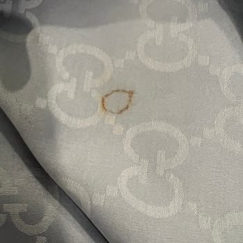 Yanık Ve Defolu Şal Gönderildi, Satıcı Yanıt Vermeyip Mağdur Ediyor