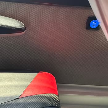 Ali Osman Ulusoy Uzun Yolculukta Şarj Sorunu: Otobüste Priz Ve Uyumsuz USB