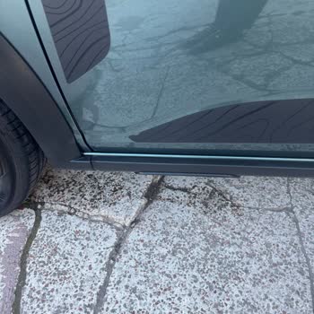 Sıfır Dacia Sandero Stepway'da Alt Etek Şeritlerinde Erken Kırılma Ve Garanti Sorunu