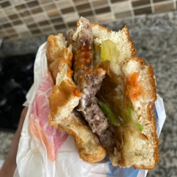 Para İadesi Ve Açık Özür Talebi: Çiğ Hamburger Ve Bayat Patates