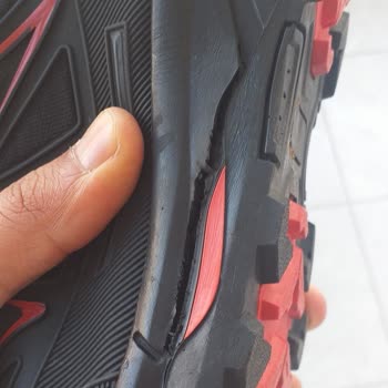 Slazenger marka botta üretim hatası nedeniyle açılma ve değişim talebi