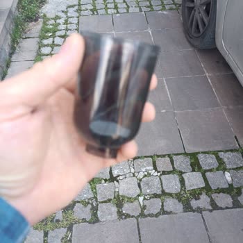 Kırık Cam Parçası Ve Hasarlı Kutu İle Gelen Oto Süpürge Şikayeti