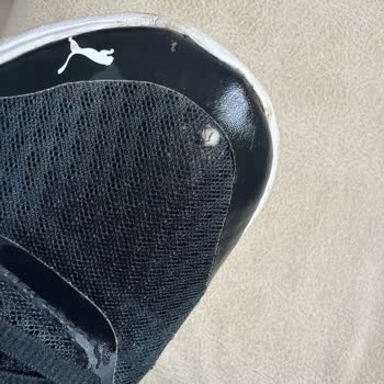 Puma Ayakkabısının Üst Kısmının Yırtılması Ve Hızlı Değişim İsteği