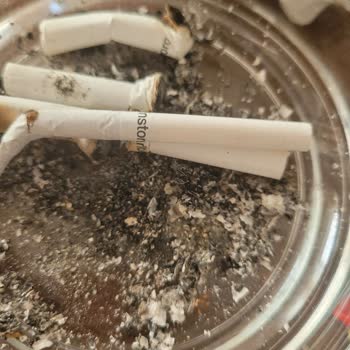 Winston Slims Gray Sigara Paketinde Aşırı Acı Ve Yanma Sorunu