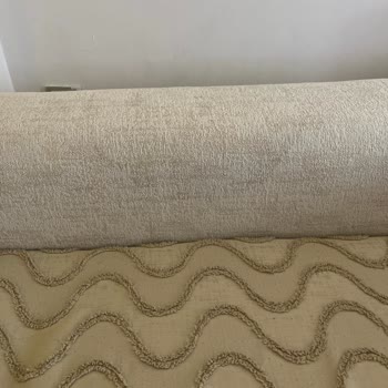 Mondi Home Rosida Koltuğunda Su Lekesi Ve Siyah Tüy Dökülmesi, Destek Hattı Çözüm Sunmuyor