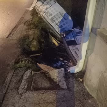 Metruk Bina Çevre Ve Çocuk Güvenliğini Tehdit Ediyor Hemen Temizlenmeli