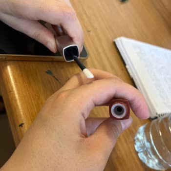 Gratis Mağazasında Boş Ruj Ürünü Alışı Ve Değişim İsteği