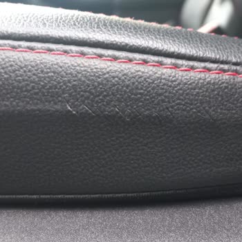 Üretim Hatası Olarak Görülen Deri Koltuk Çizgileri İçin Garanti Kapsamlı Değişim Talebi