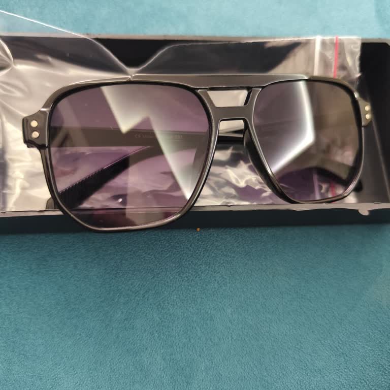 İlan Edilen Güneş Gözlüğü Seti Tek Parça Geldi, Parçalar Ve İletişim Yok