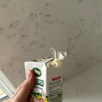 Sütaş Krema Açıldığında Topaklanmış Ve Sert Çıktı
