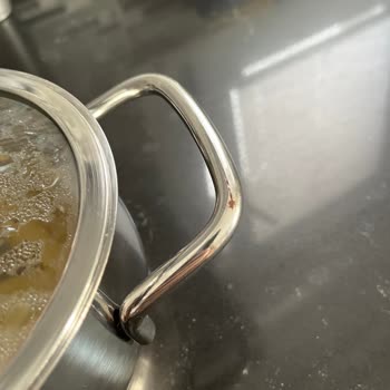 Karaca Züccaciye Paslanmaz Çelik Olması Gereken Tencerenin Paslanması