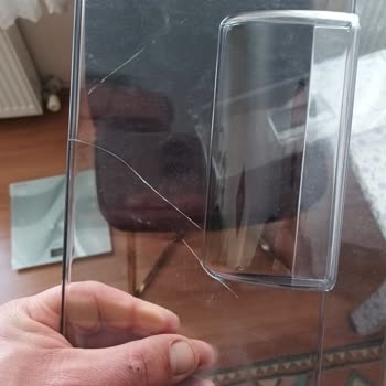 Hasarlı Üst Kapak Ve Cevapsız Müşteri Hizmetleri Nedeniyle Tam İade Talebi