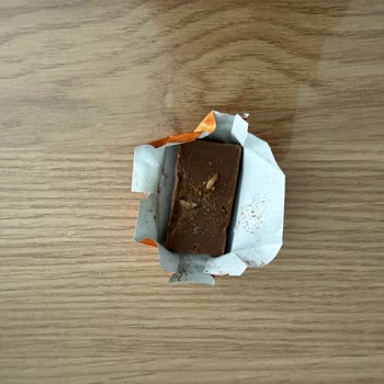 Elit Çikolatada Canlı Kurt Tespiti