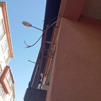 Kablolar İnşaat Makinesi Tarafından Kesildi, Çocukların Ödevleri İçin İnternet Yok