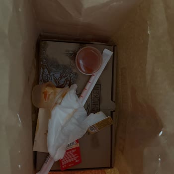 İnegöl Ctr Chicken Şubesinde Açık Sos Ve Hijyen Sorunu