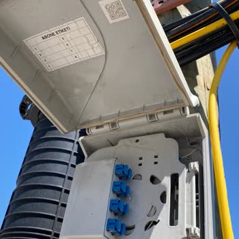 Mersin Mezitli Seymenli Mahallesi 21 Numaralı Dairede Fiber Altyapı Görünmemesi Ve Mağduriyet