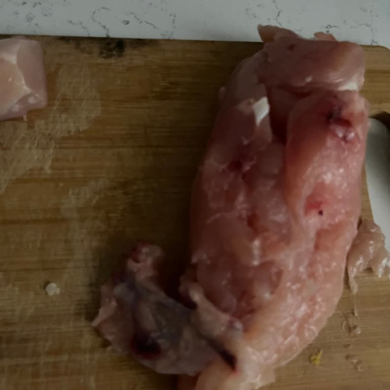 Lezita Bonfile Tavuk Ürününün İçindeki Büyük Kemik Sorunu