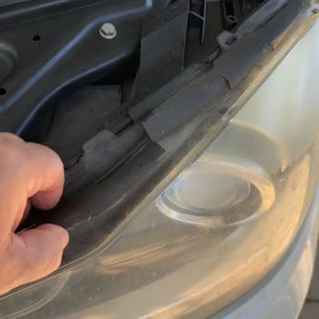 Mercedes Servisinde Beş Ay Süren Kasko Tamiri Sonrası Özensiz Kontrol Ve Eksik İşçilik