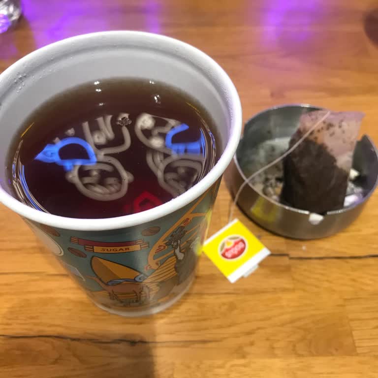 120 TL’ye Karşı Kalitesiz Çay Ve İlgi Eksikliği
