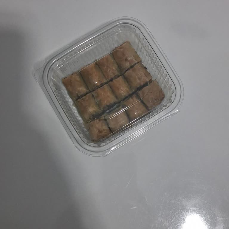 Trendyol GO’da 12 Dilim Baklava Söz Verildi, Küçük Kutu Ve Kötü Kaliteyle Karşılandı, İade Reddi