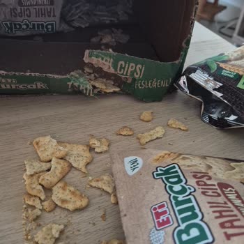 Patlamış Ve Toz Haline Gelen Eti Burçak Cips Ürünleri Güvenimizi Zedeliyor