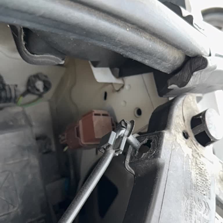 Kaput Tutacağının Değişimi Reddedildi Ve Geri Viteste Yokuş Sorunu Çözülmedi