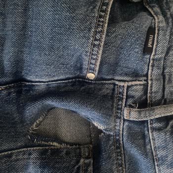 Mavi Jeans Kısa Sürede Dikiş Atması Ve Yırtılması