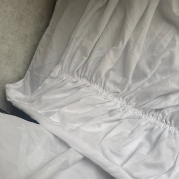 Aynı Gün Kargo Sözü İhlali, İletişimsizlik Ve Kalitesiz Nevresim