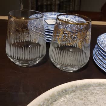 Kervan Tekstil-Çeyiz-Mobilya Bardak Setinin Kaplamaları Soyuldu