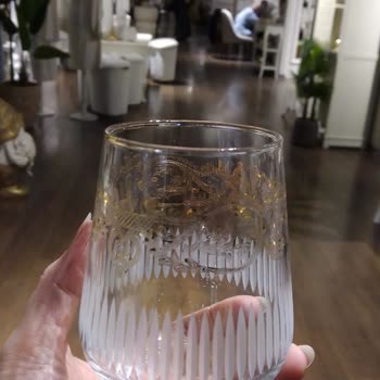 Kervan Tekstil-Çeyiz-Mobilya Bardak Setinin Kaplamaları Soyuldu