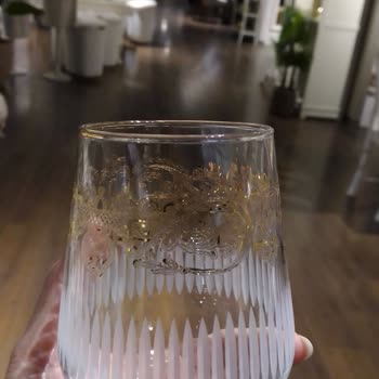 Kervan Tekstil-Çeyiz-Mobilya Bardak Setinin Kaplamaları Soyuldu