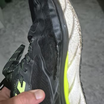 FLO Mağazasındaki Yırtılan Ayakkabıya İade Ve Değişim Talebi