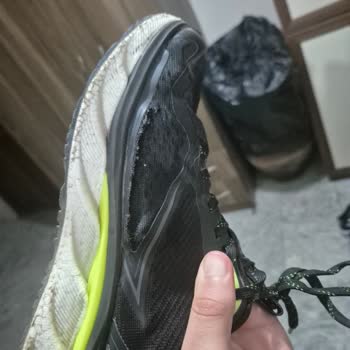 FLO Mağazasındaki Yırtılan Ayakkabıya İade Ve Değişim Talebi