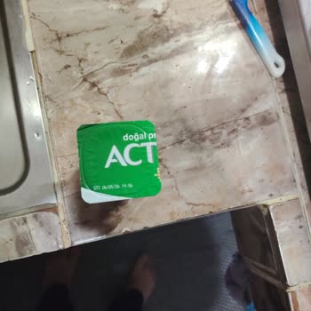 Beykoz BİM’de Süresi Geçmemiş Bozuk Activia Yoğurdu