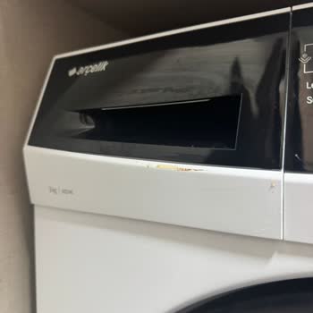 Kendi Kendine Düşen Ve Gürültülü Çalışan Arçelik Çamaşır Makinesi Ve Saygısız Servis Yaklaşımı