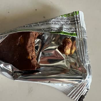 Migros Antep Fıstıklı Züber Barında Çıkan Sert Yabancı Cisim Diş Kırılmasına Yol Açtı