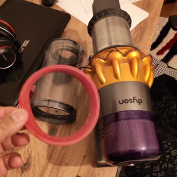 Dyson V15 Conta Yerinden Çıktı, Emiş Gücü Azaldı