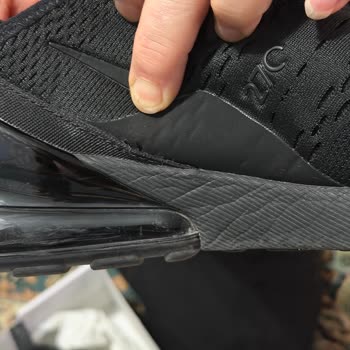Nike Air Max 270 Ayakkabısının 3 Kullanımdan Sonra Açılan Tabanı Ve Sökülen Dikişleri