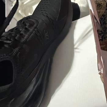 Nike Air Max 270 Ayakkabısının 3 Kullanımdan Sonra Açılan Tabanı Ve Sökülen Dikişleri