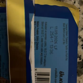 Son Kullanma Tarihi Geçmemiş Ülker Fındıklı Çikolatanın Renk Değişikliği