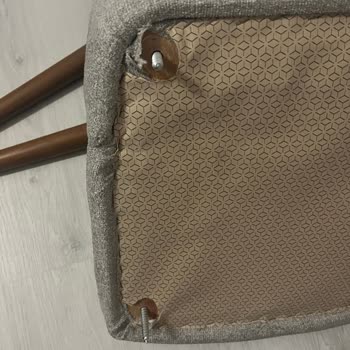 Mirante Salon Takımında Sandalye Ayağı Gevşedi, Kalite Şüphesi