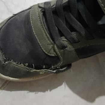 FLO Ayakkabı Üç Ayda Dikişleri Atan Çocuk Botu İçin Değişim Talebi