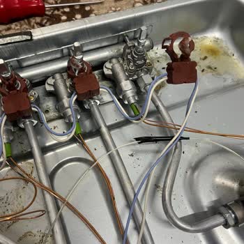 Kumtel Servisi Kırık Ateşleme Bobinini Yapıştırarak Tamir Etti, Garantili Değişim Yok