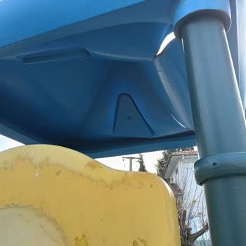 Derince Belediyesi’ne Bağlı Parkta Çocuk Güvenliği Risk Altında