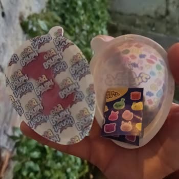 Kapalı Pakette Çikolata Yenmiş Ve Oyuncu Eksik: Hijyen Ve Güven İhlali