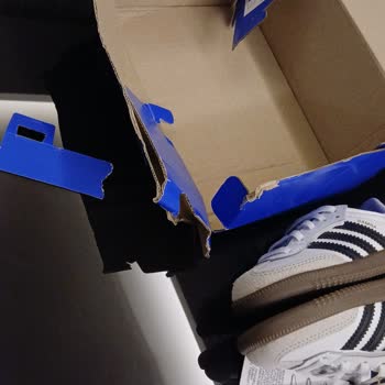 Kırık Kutuda Gelen Adidas Samba Siparişinde Büyük Hayal Kırıklığı