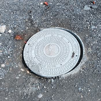 Açık Altyapı Kapağı Aracımın Lastiğini Patlattı, Müşteri Hizmetlerinden Yanıt Gelmedi